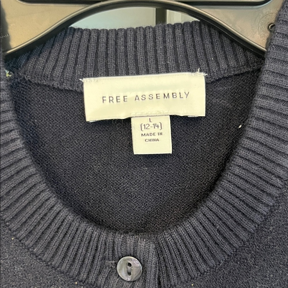 Free Assembly Navy Floral Jacquard Crewneck Shrunken Cardigan Sweater Midweight - Picture 8 of 10
